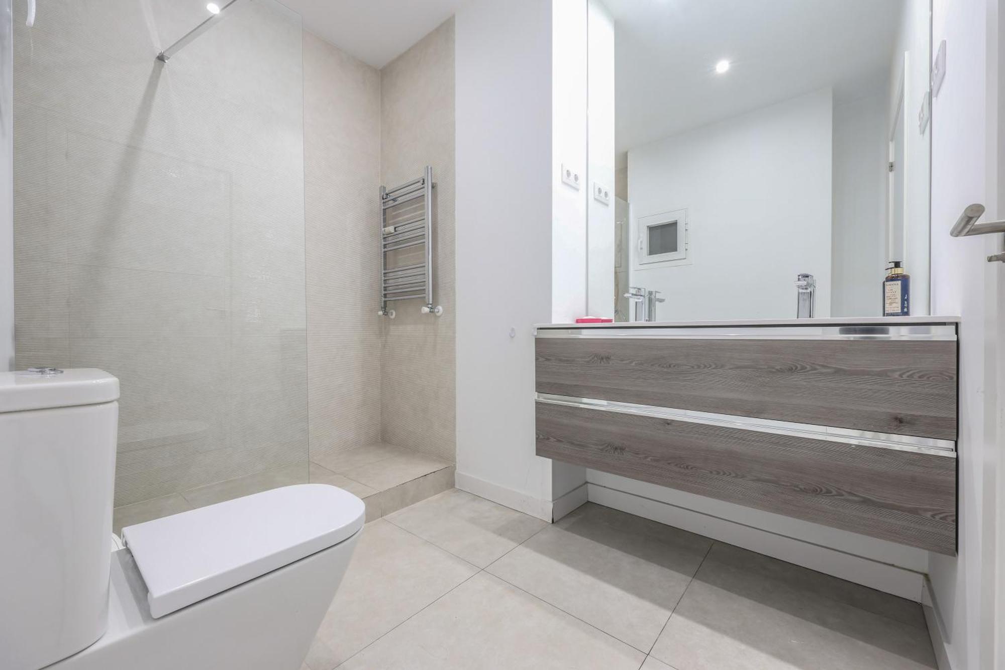 Be Coliving Madrid Centro Hotel ภายนอก รูปภาพ